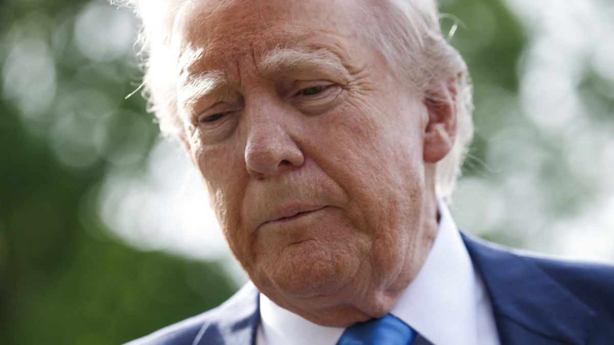 Bomb Iran or meet the Ayatollah: Trump toys with disparate options ahead of nuclear talks020 Bomb Iran or meet the Ayatollah: Trump toys with disparate options ahead of nuclear talks