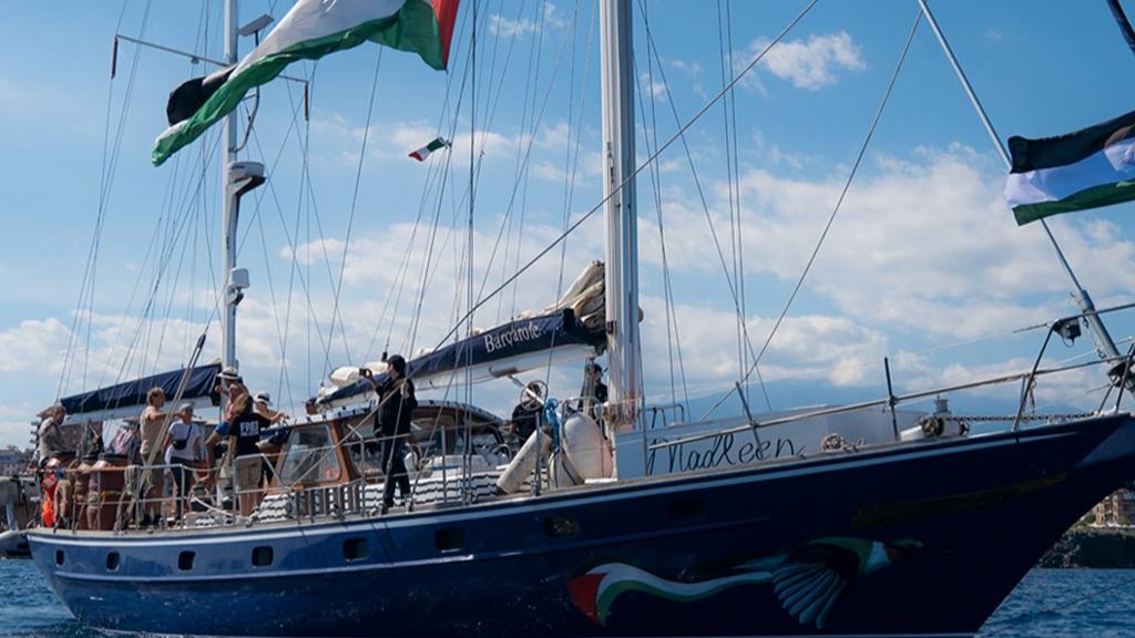 Greta Thunberg joins activists sailing from Italy to Gaza to break Israeli siege020 Greta Thunberg joins activists sailing from Italy to Gaza to break Israeli siege