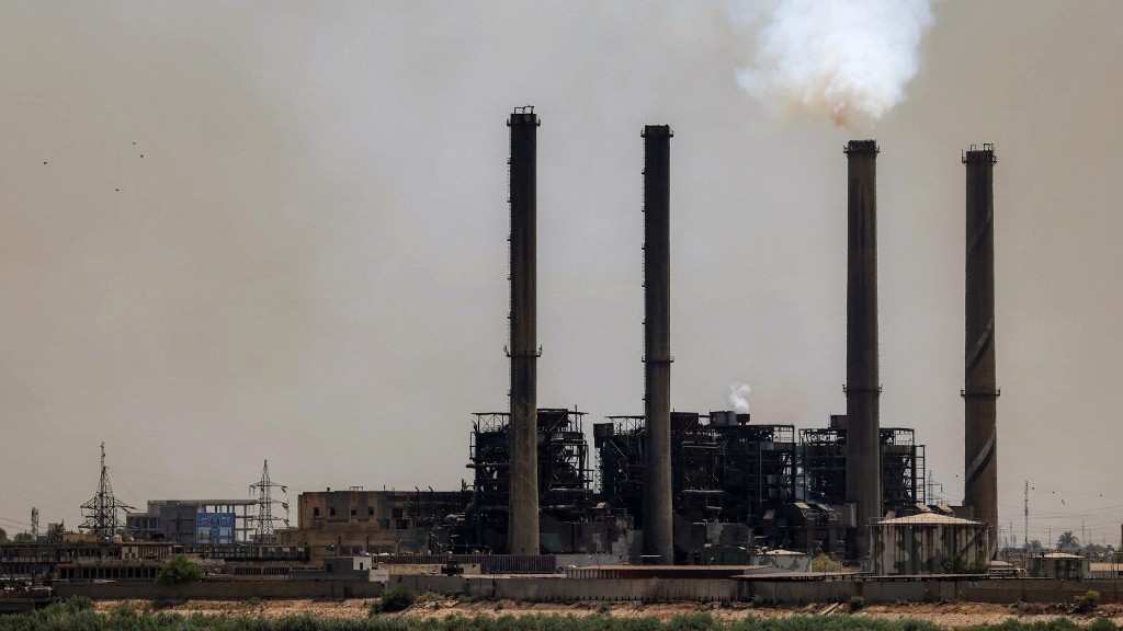 Iraqis left without power after Iran entirely halts gas exports