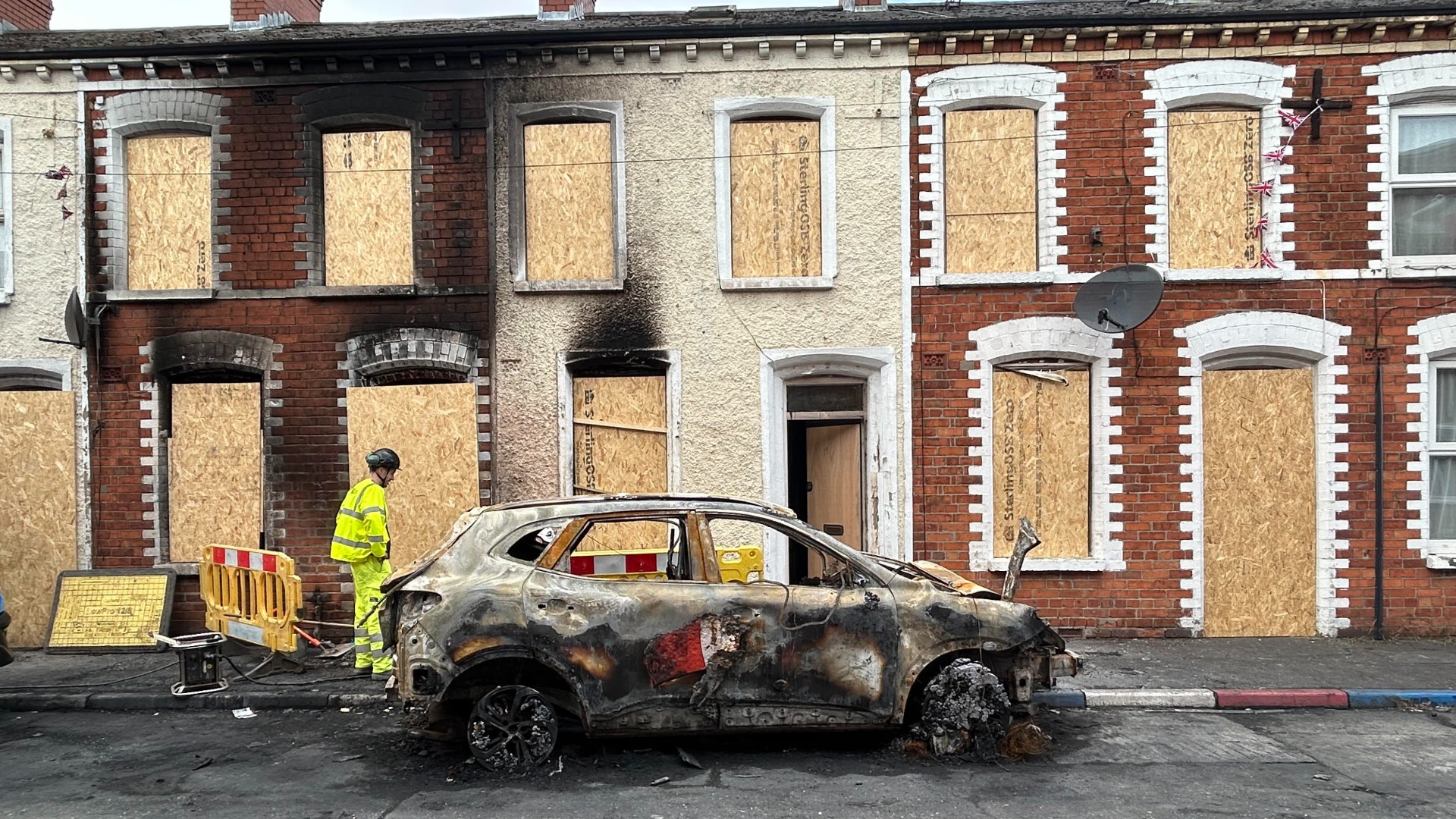 As Belfast burned two Sudanese women braved the streets and sheltered those under attack020 As Belfast burned two Sudanese women braved the streets and sheltered those under attack