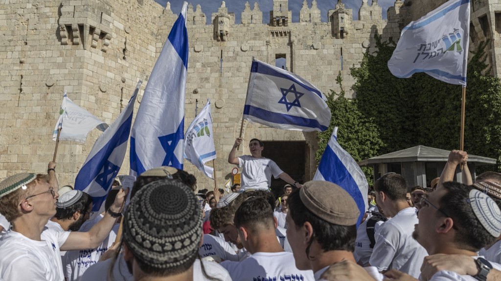 Reminiscent of the West Bank: ProIsrael activists attack protesters at London settlement event020 Reminiscent of the West Bank: ProIsrael activists attack protesters at London settlement event