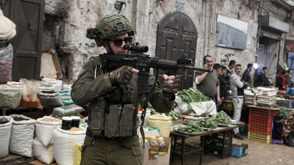 Polanski and Corbyn join calls for Britons who served in Israeli army to be tracked020 Polanski and Corbyn join calls for Britons who served in Israeli army to be tracked