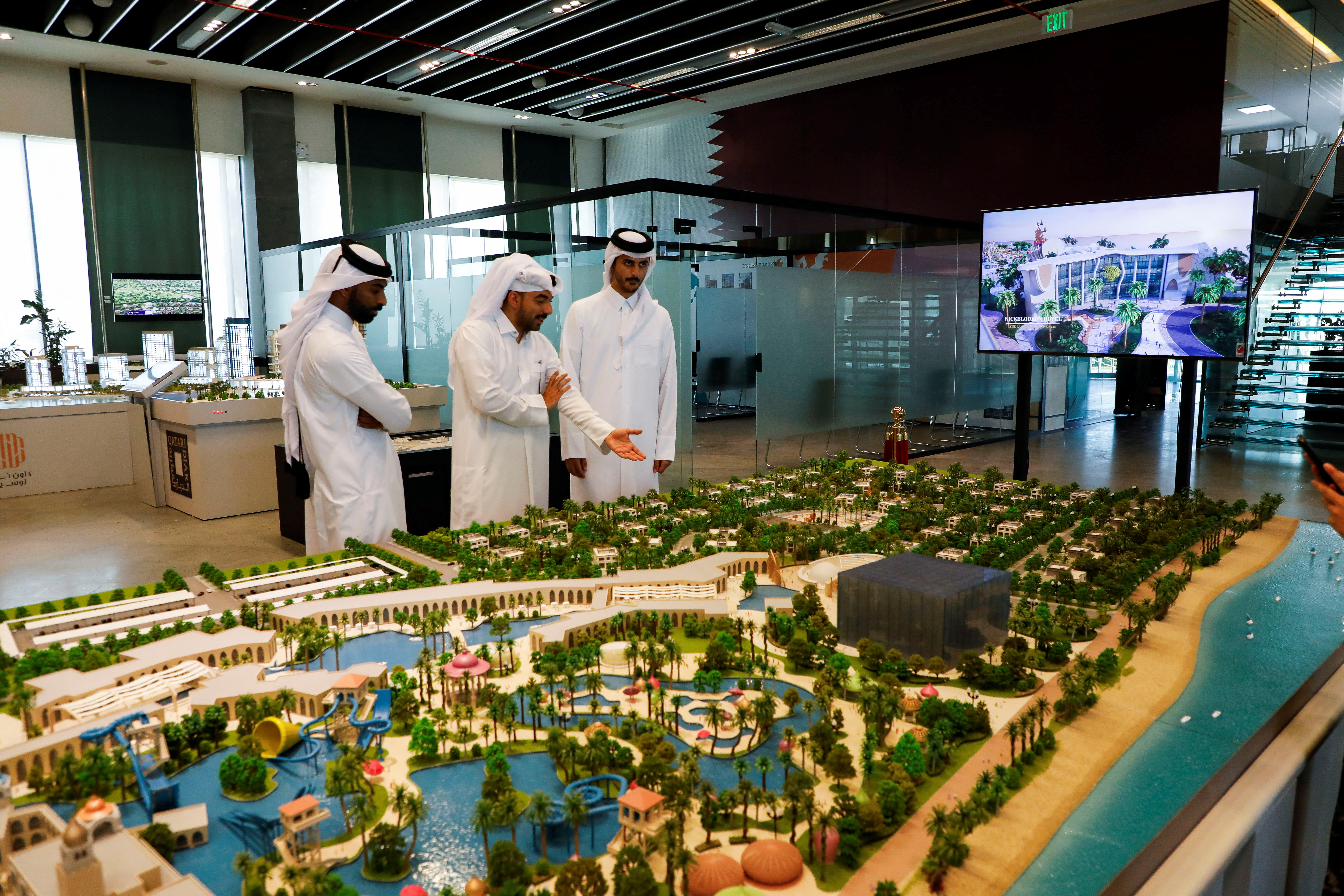 Trump golf course deal announced in Qatar ahead of US presidents visit020 Trump golf course deal announced in Qatar ahead of US presidents visit