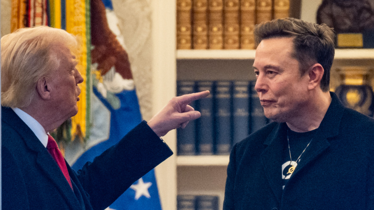 TrumpMusk fight creates unprecedented elite power struggle in the US020 TrumpMusk fight creates unprecedented elite power struggle in the US