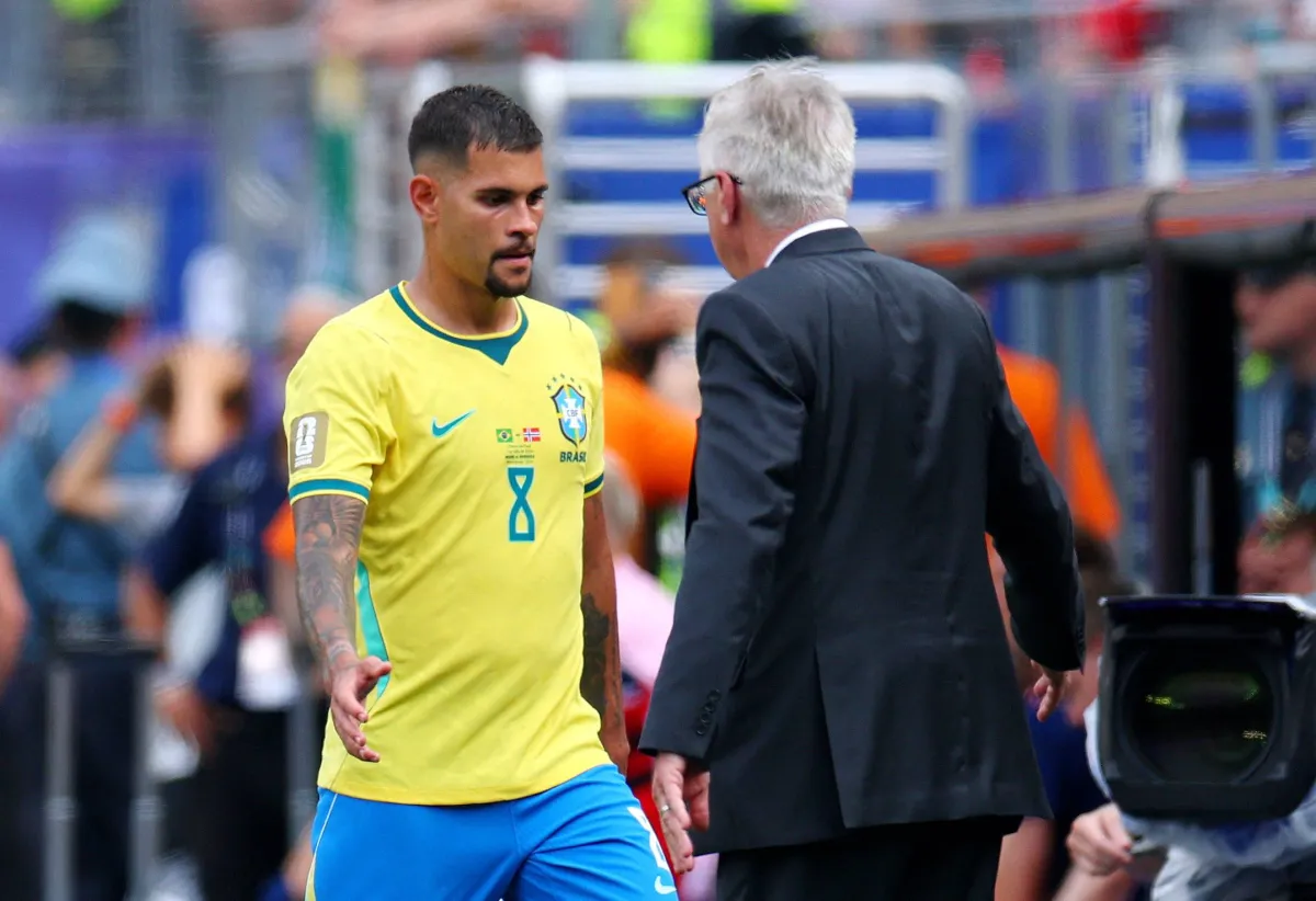 Newcastle Boss Howe Uncertain About Guimaraes Future
