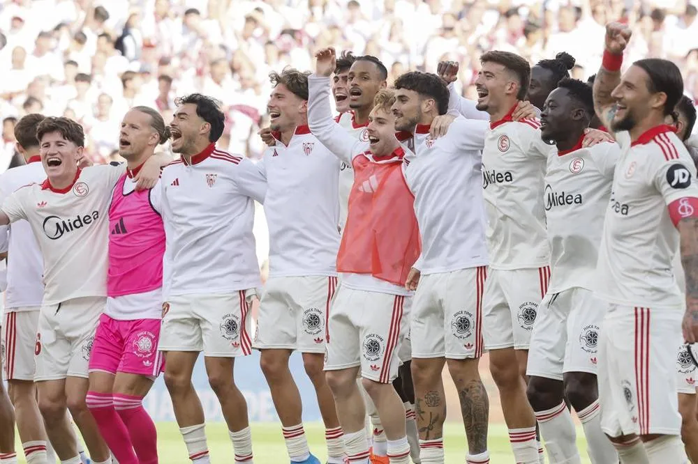 Sevilla Strike Late to Boost Survival Hopes Celta Edge Atletico