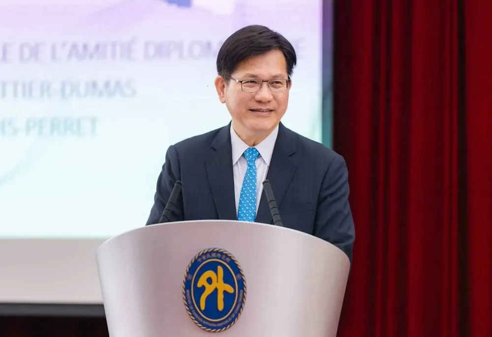 Taiwan FM to Asharq AlAwsat: We Produce up to 95 of the Most Advanced Chips 