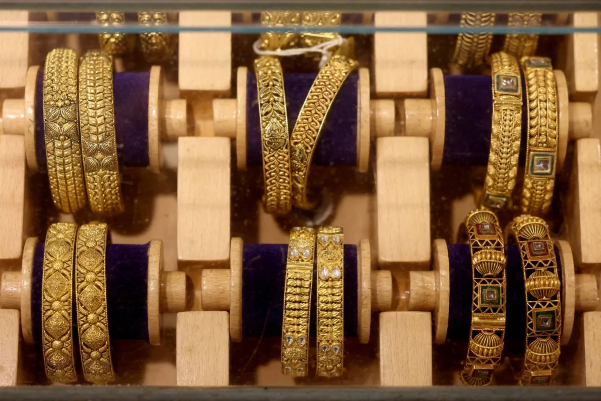 Gold Slips as Stronger Dollar Weighs; Focus on Fed Minutes and Gulf Tensions020 Gold Slips as Stronger Dollar Weighs; Focus on Fed Minutes and Gulf Tensions