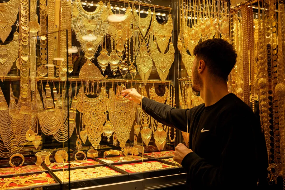 Gold Hits TwoMonth Low as USIran Tension Stokes Inflation Fears020 Gold Hits TwoMonth Low as USIran Tension Stokes Inflation Fears