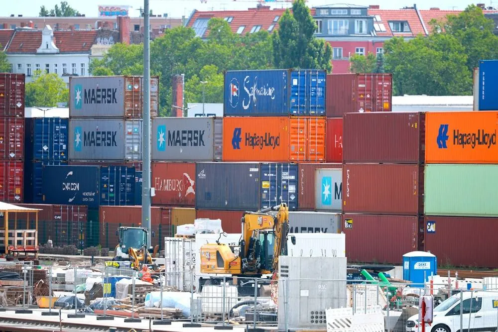 EU Trade with US Hits Record High Despite Tariff Tensions Study Shows020 EU Trade with US Hits Record High Despite Tariff Tensions Study Shows