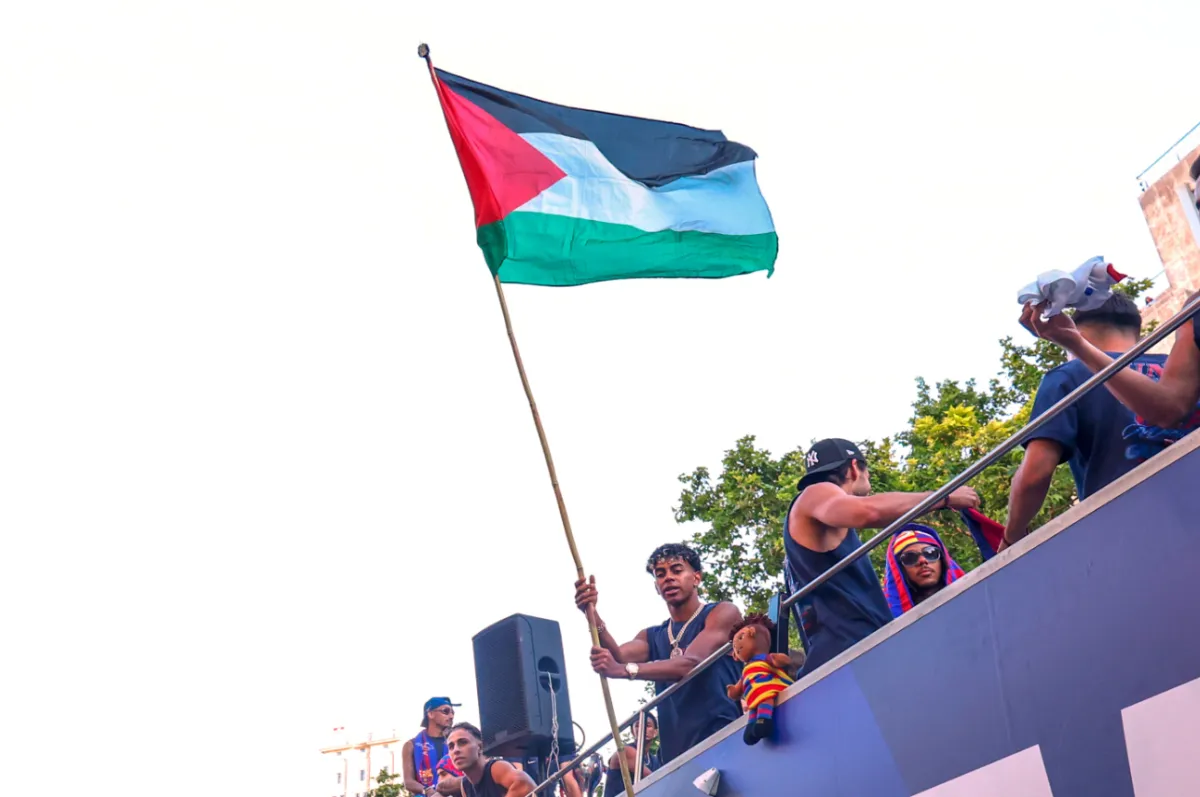 Spat between Israeli Minister and Spains PM over Lamine Yamal Raising the Palestinian Flag