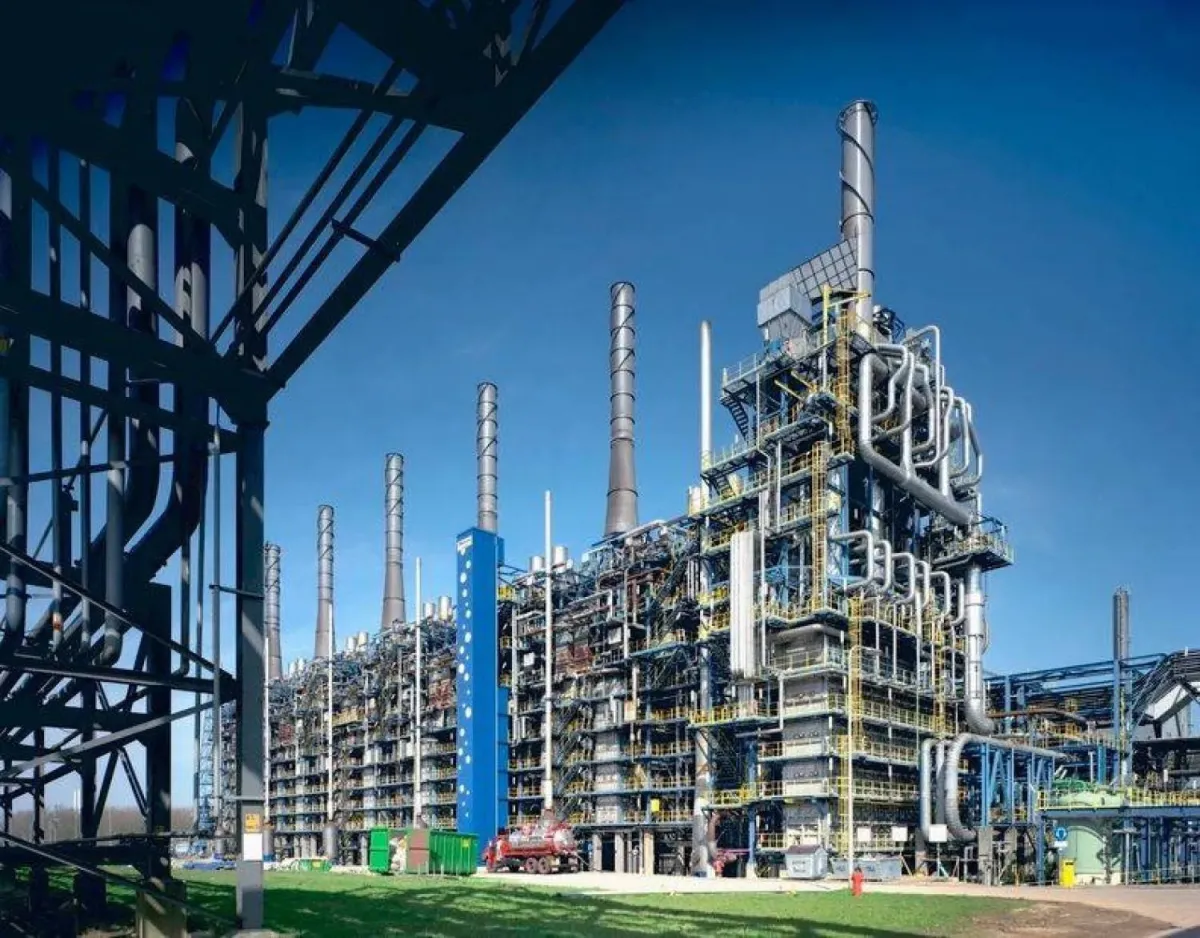 Gulf Petrochemical Sector Faces Mounting Challenges Amid Global Shifts020 Gulf Petrochemical Sector Faces Mounting Challenges Amid Global Shifts