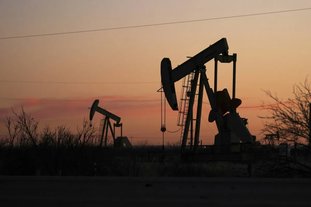 Oil Up as Market Watches USChina Trade Talks020 Oil Up as Market Watches USChina Trade Talks