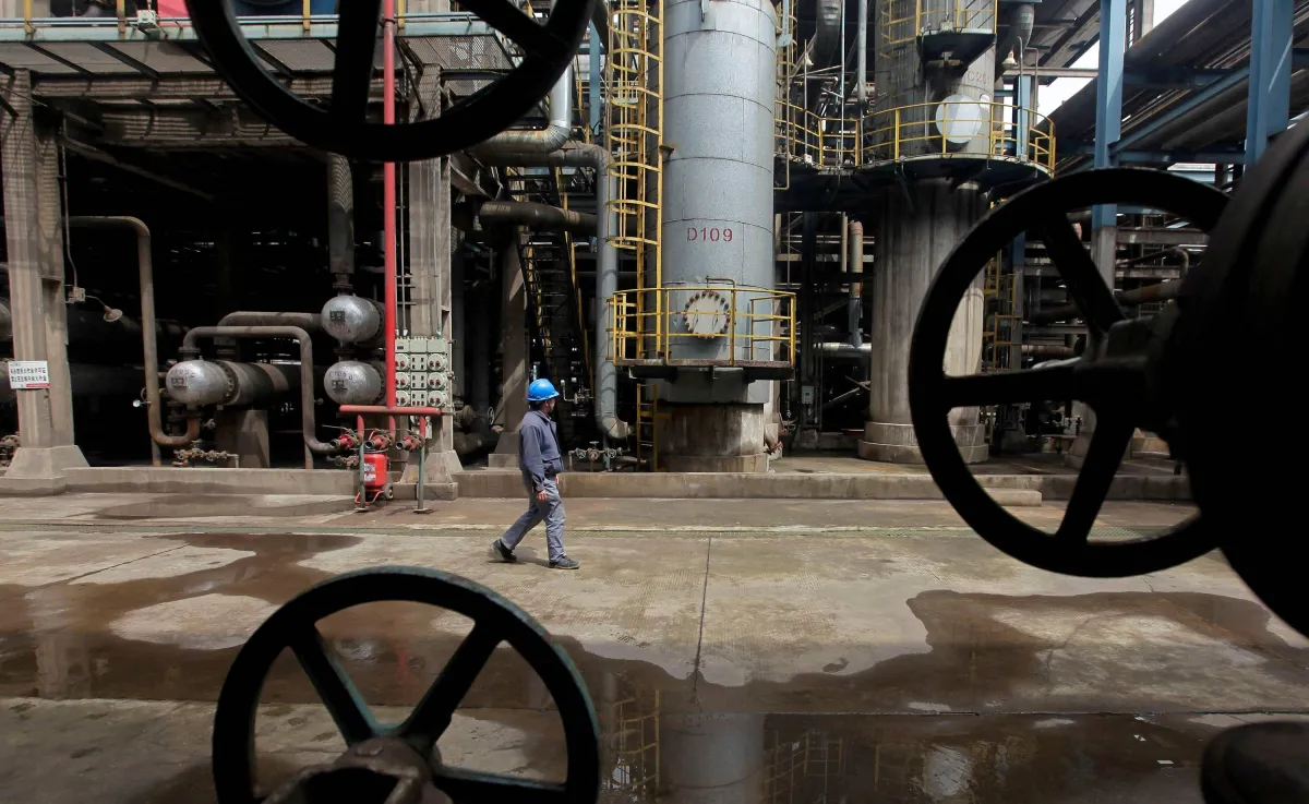Oil Extends Gains after Latest US Strikes Tech Suffers More Losses020 Oil Extends Gains after Latest US Strikes Tech Suffers More Losses