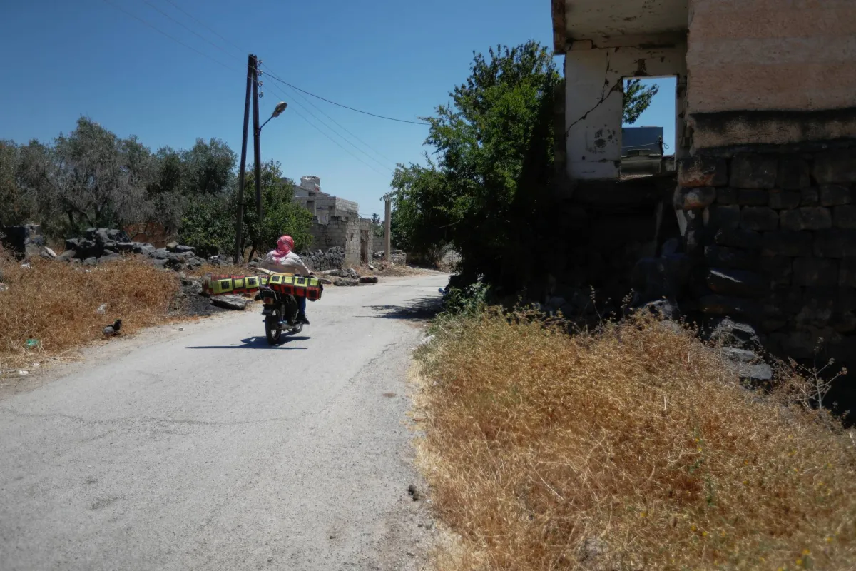 Israeli Troops Face Resistance from Residents as they Push into a Town in Syria