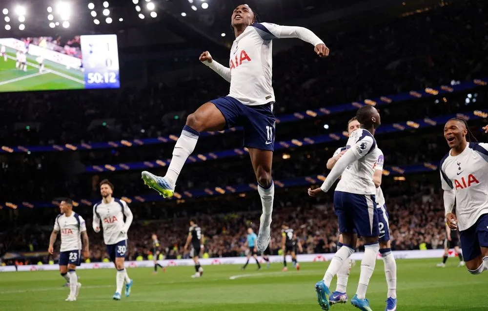 Spurs Draw with Leeds for Priceless Point in Premier League Survival Fight020 Spurs Draw with Leeds for Priceless Point in Premier League Survival Fight