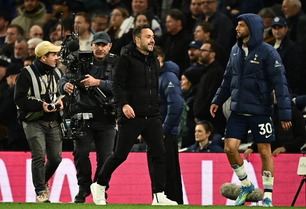 Spurs Must Use Rivals Taunts to Fuel Survival Bid de Zerbi Says