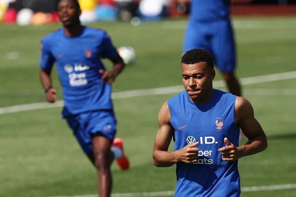 Dembele Says Criticism of France Captain Mbappe Has Gone Too Far020 Dembele Says Criticism of France Captain Mbappe Has Gone Too Far