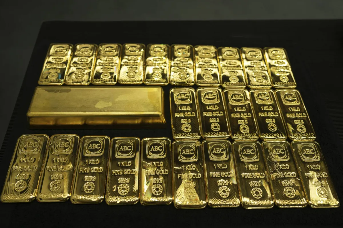 Gold Slips Heads for Worst Week in Six Months on Easing Trade Tensions020 Gold Slips Heads for Worst Week in Six Months on Easing Trade Tensions