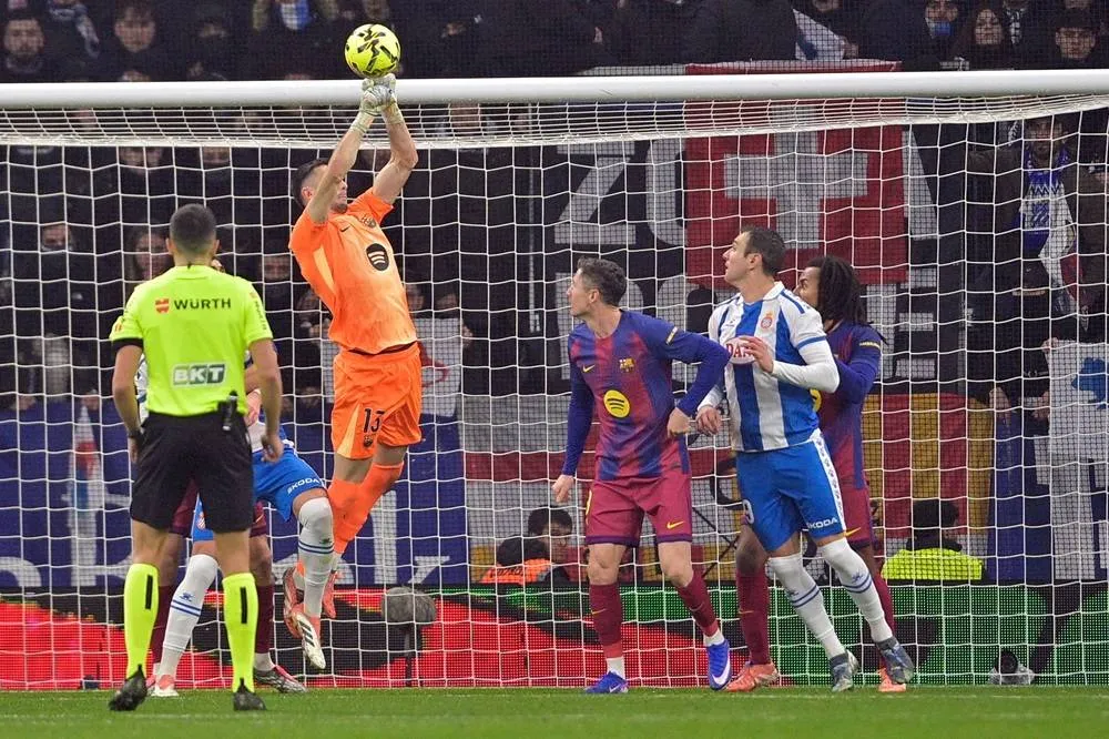 Barca Boss Flick Hails Garcia After Goalkeeper Stars Against Former Club