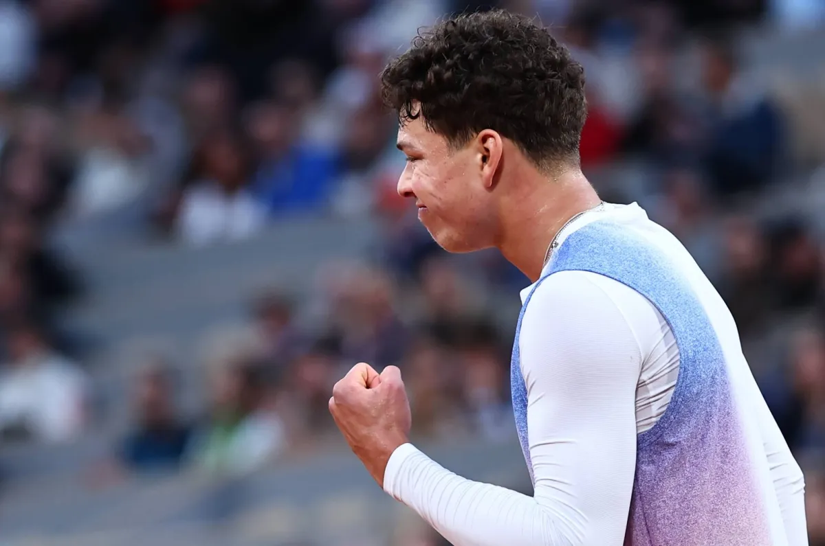 Shelton Joins Musetti and Sabalenka in French Open Second Round020 Shelton Joins Musetti and Sabalenka in French Open Second Round