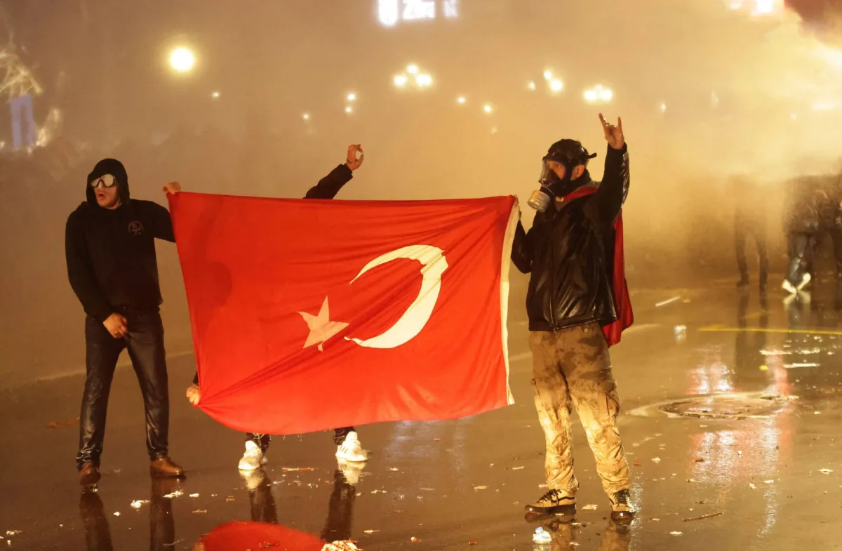 Türkiye Spends 12 Billion Defending Lira After Erdogan Rivals Arrest020 Türkiye Spends 12 Billion Defending Lira After Erdogan Rivals Arrest