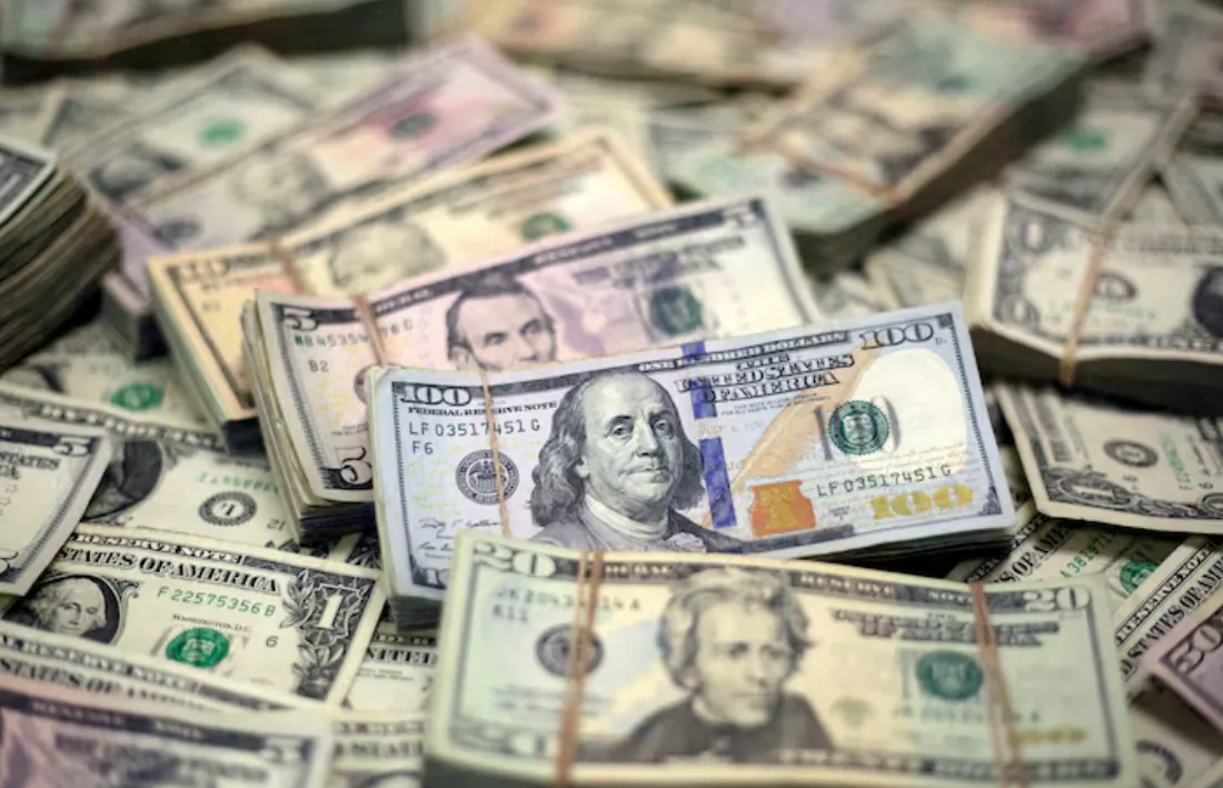 Dollar and Other Safe Havens Rise as Israel Strikes Iran020 Dollar and Other Safe Havens Rise as Israel Strikes Iran