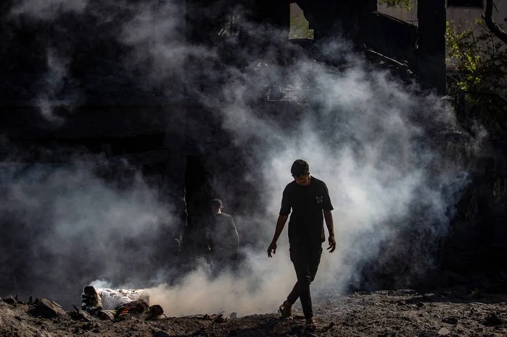 Israeli Fire Kills 10 in Gaza Including a 10YearOld Officials Say020 Israeli Fire Kills 10 in Gaza Including a 10YearOld Officials Say