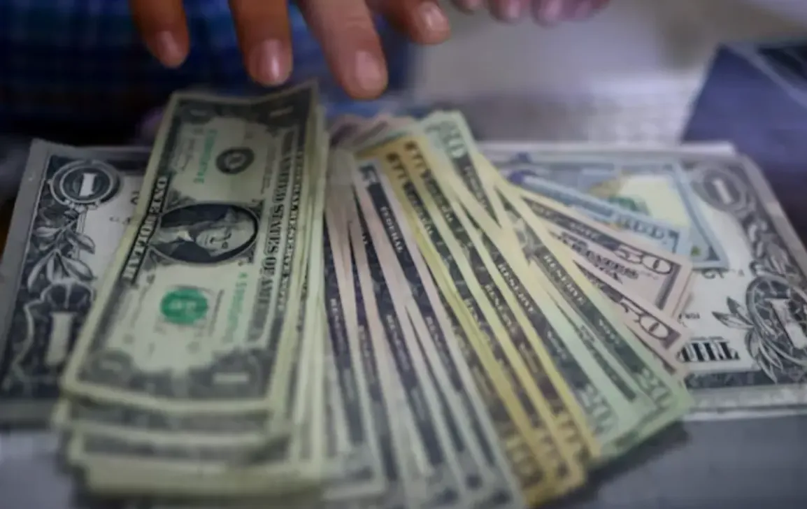 Gold Falls US Dollar Strengthens Ahead of Key US Inflation Data020 Gold Falls US Dollar Strengthens Ahead of Key US Inflation Data