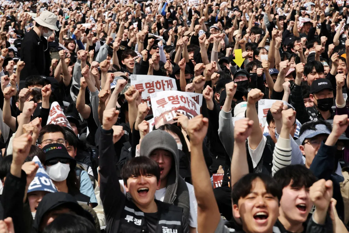 Samsung Workers Approve Bonus Deal after Big AI Profits020 Samsung Workers Approve Bonus Deal after Big AI Profits