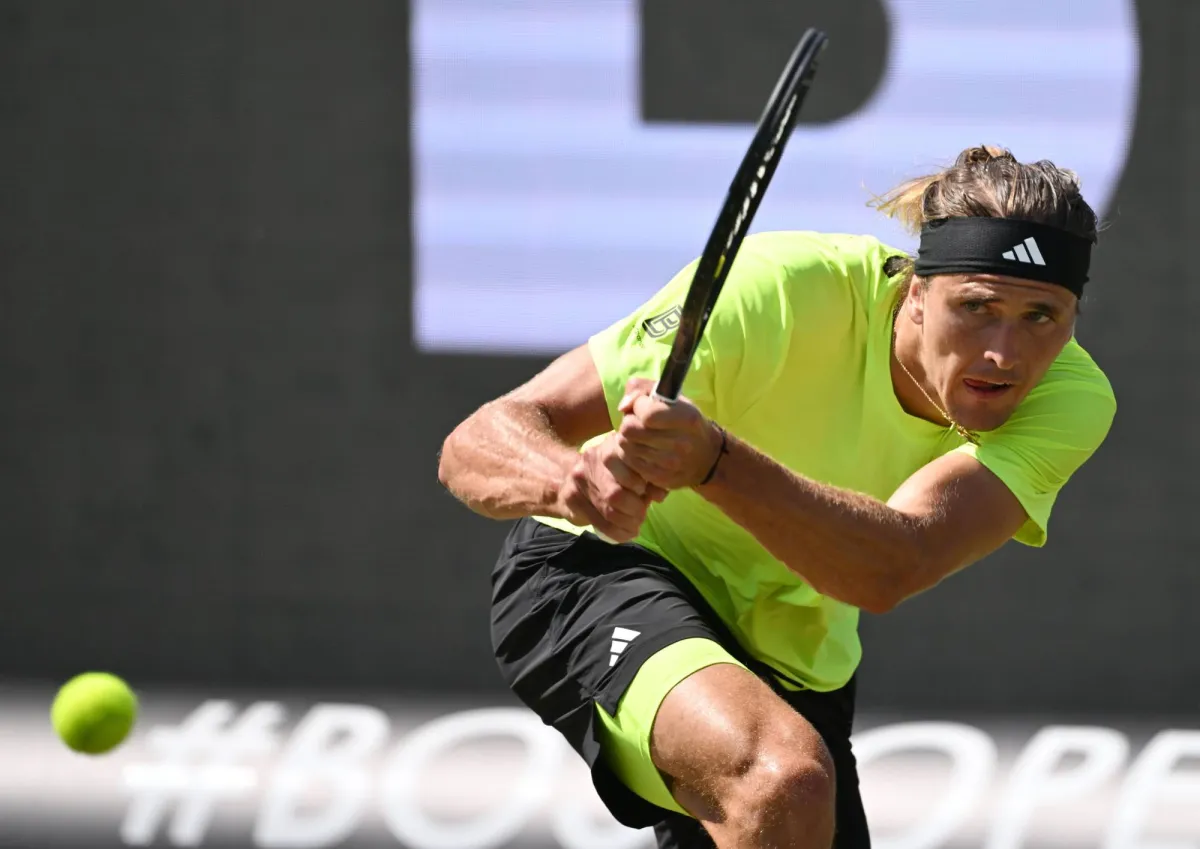 Zverev Overcomes Moutet to Reach Stuttgart Quarters020 Zverev Overcomes Moutet to Reach Stuttgart Quarters