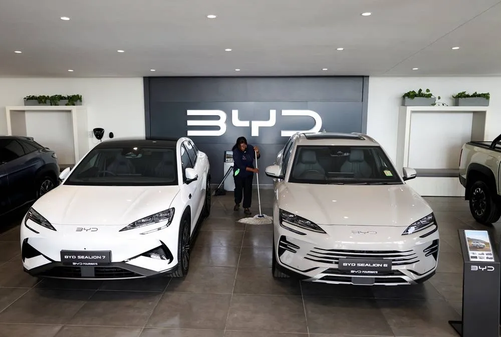 Chinas Car Sales Rise in May but Price Wars Cloud Outlook020 Chinas Car Sales Rise in May but Price Wars Cloud Outlook